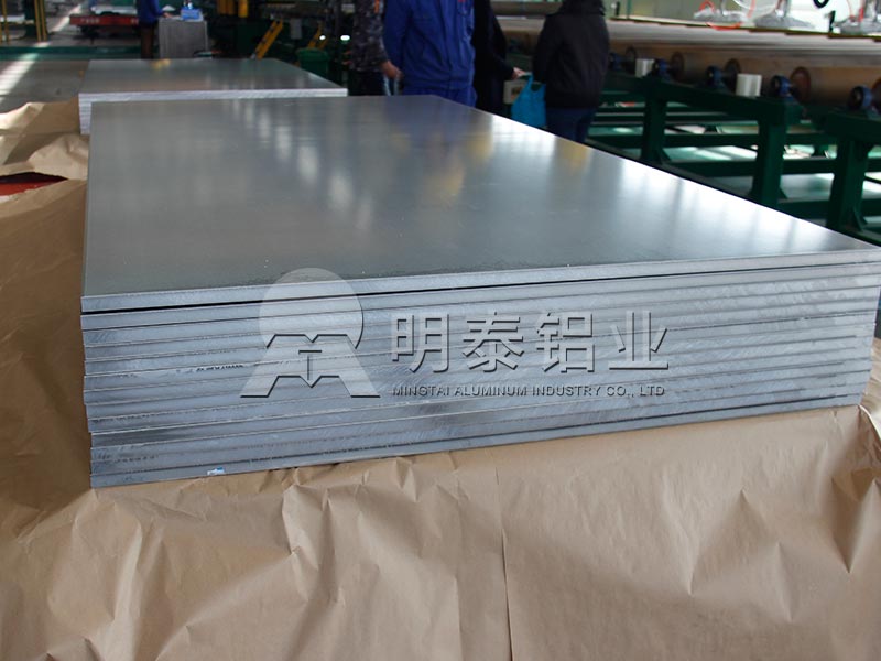新能源客車車體蒙皮用5052鋁板一噸多少錢？